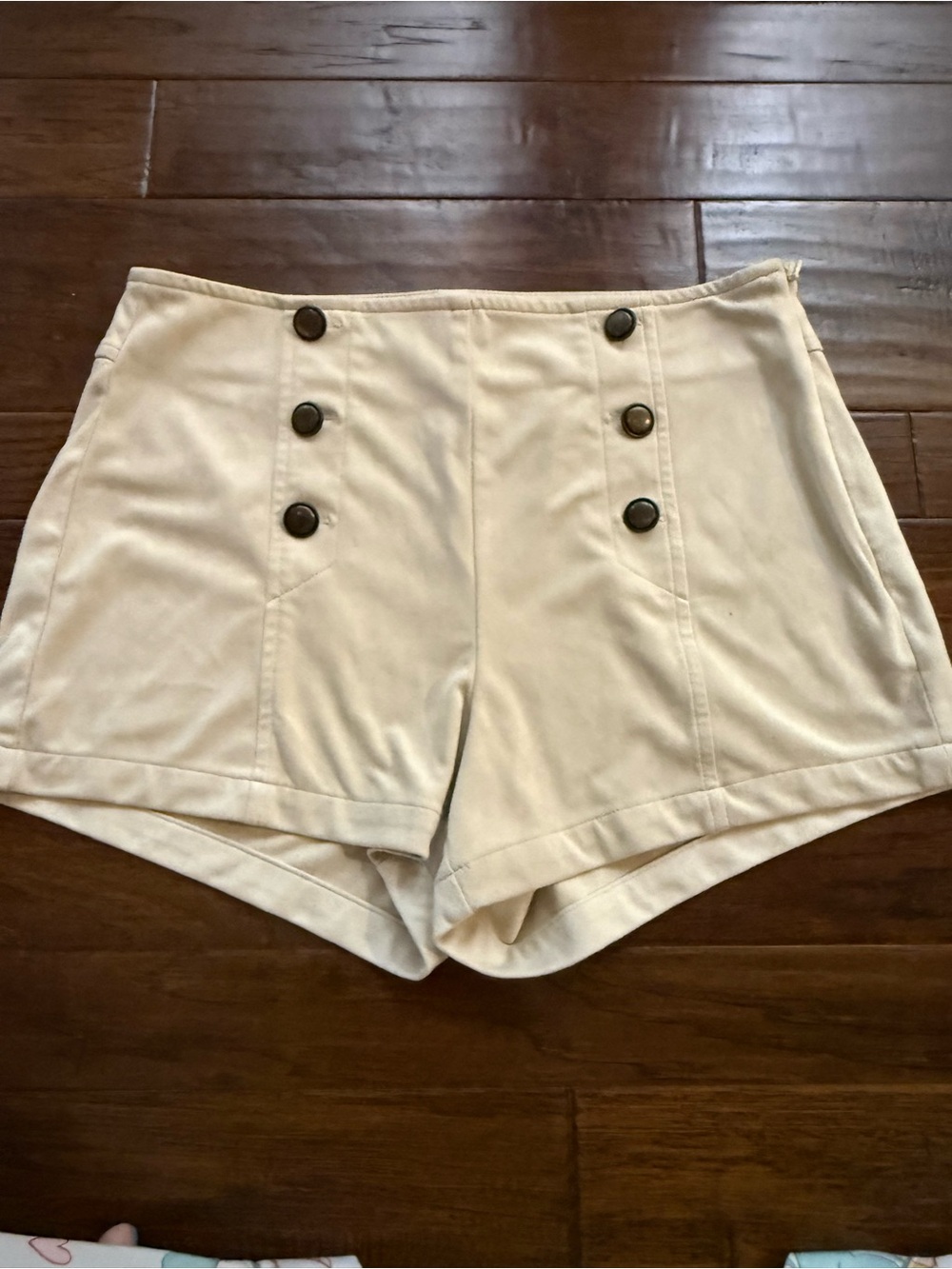 Guess women short S